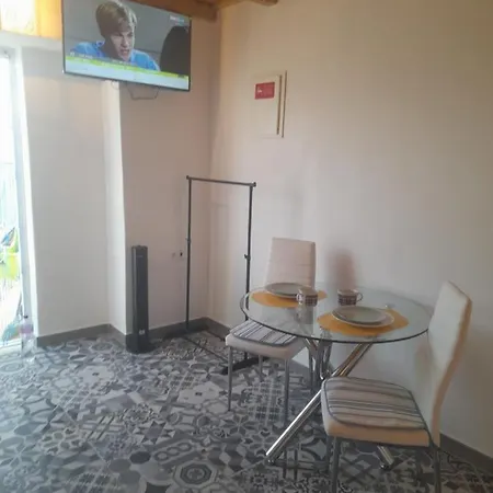 Διαμέρισμα Estudio Dominicana In Gale With Garden And Parking Place