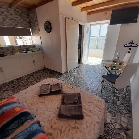 Estudio Dominicana In Gale With Garden And Parking Place Αλμπουφέιρα