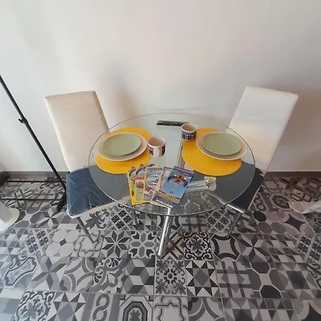 Estudio Dominicana In Gale With Portable Ac,wifi And Parking Place