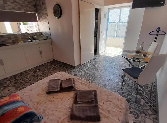 Estudio Dominicana In Gale With Garden And Parking Place 알부페이라